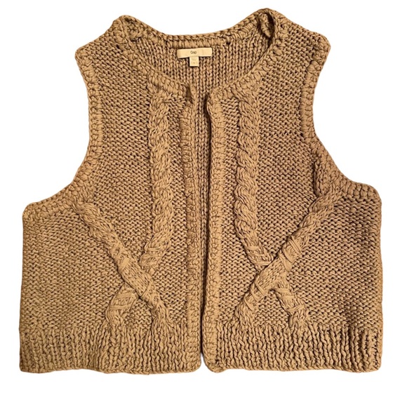 GAP Jackets & Blazers - Gap Short Knit/Cabled Vest Beige Size Large
